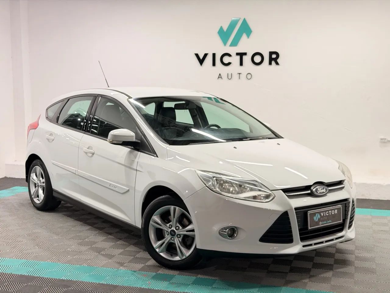 Ford Focus Focus 1.6 S/SE/SE Plus Flex 8V/16V  5p 2015