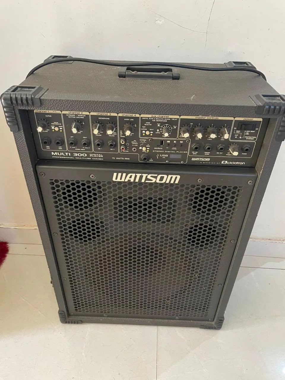 Caixa wattsom