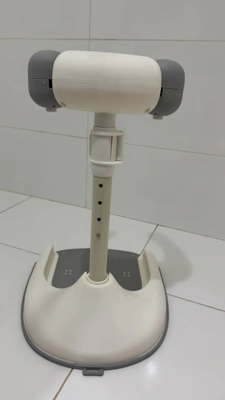 Suporte para banho de bebê em pé - Foto 4