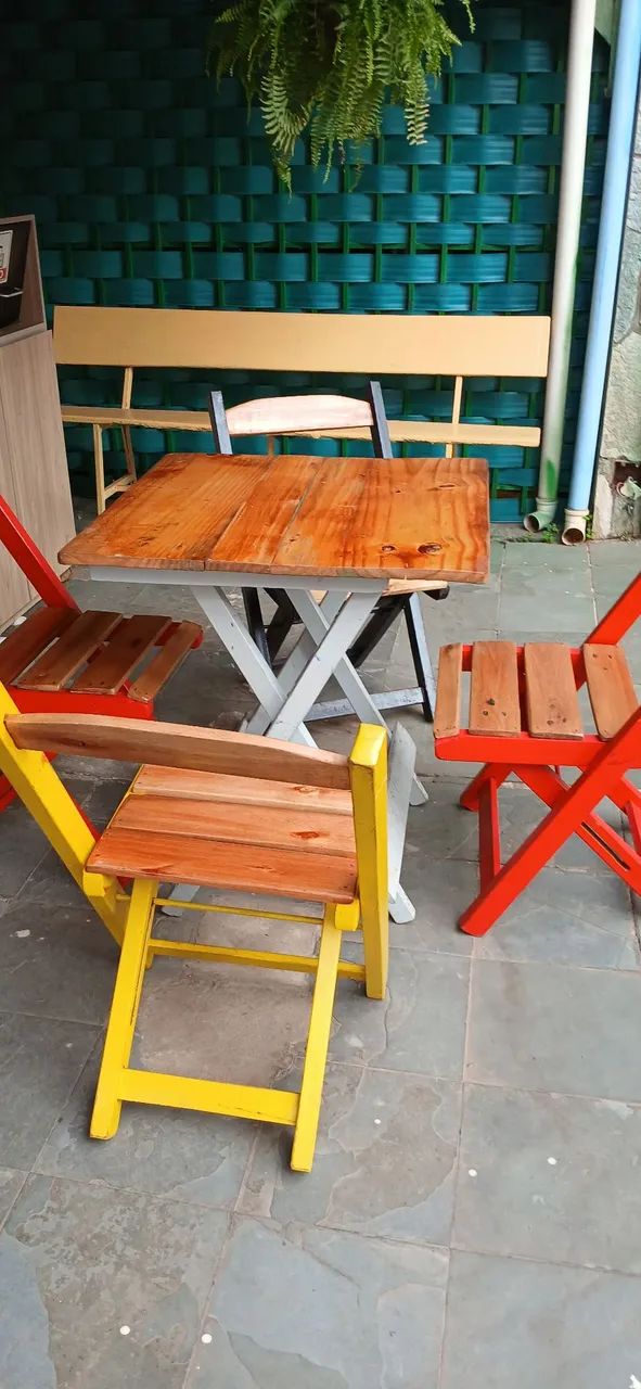 Mesa com cadeiras