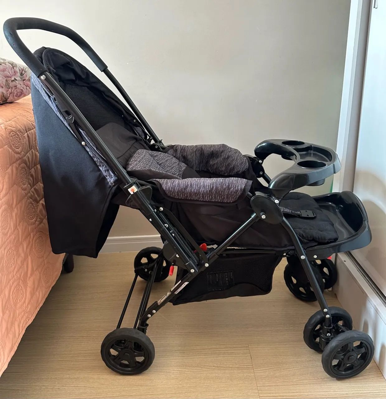 Carrinho de Bebê + Bebê Conforto