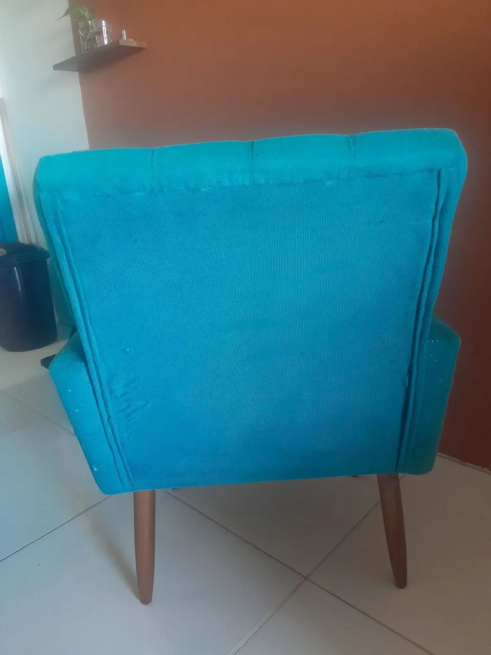 Poltrona capitonê azul - Foto 3