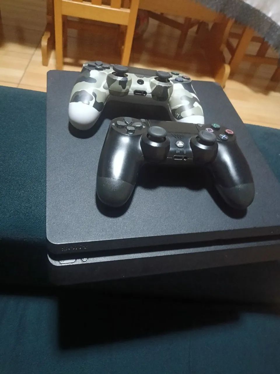 Ps4 usado com 2 controles - Foto 2