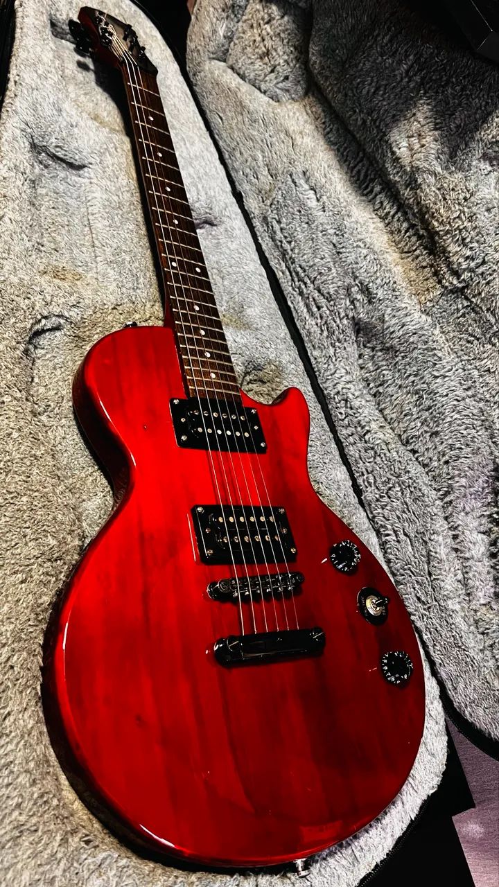 https://loja.menu/guiguitars