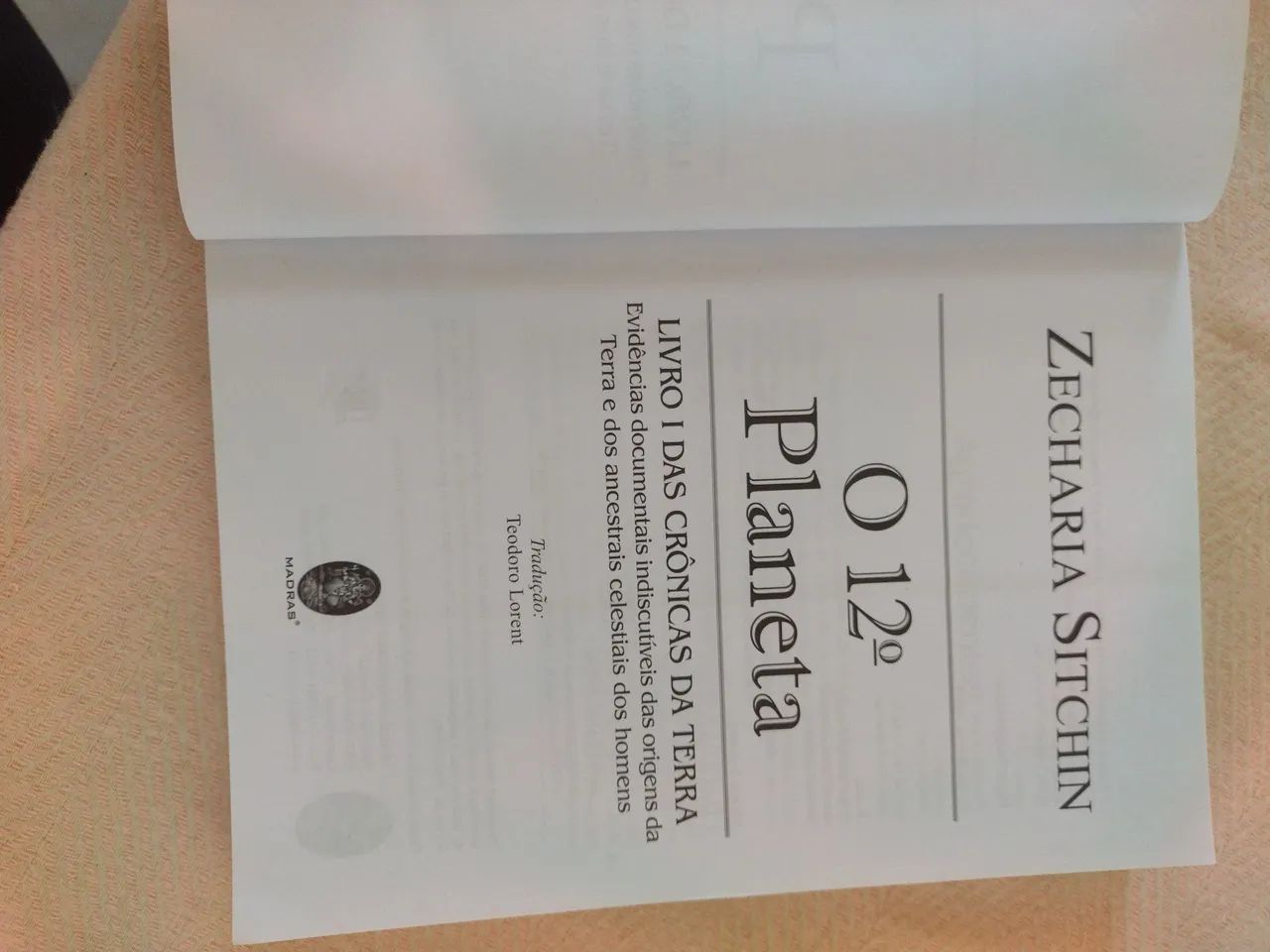 Livro O 12 segundo planeta de Zecharia Sitchin - Foto 3