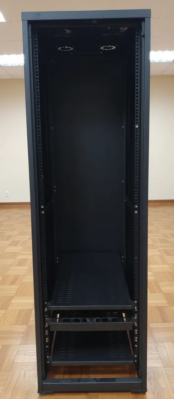 Rack Servidor Gabinete 40 Baias + Servidor; Switch; Patch Panel; - Foto 2