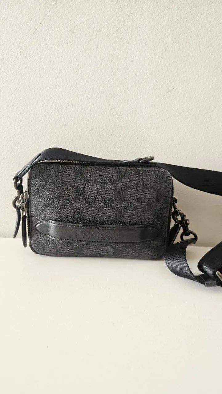 Bola Coach preta crossbody