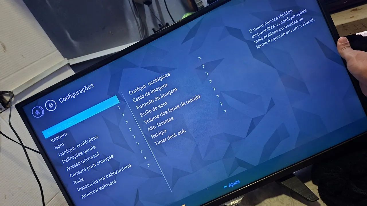 tv aoc 32 com detalhes