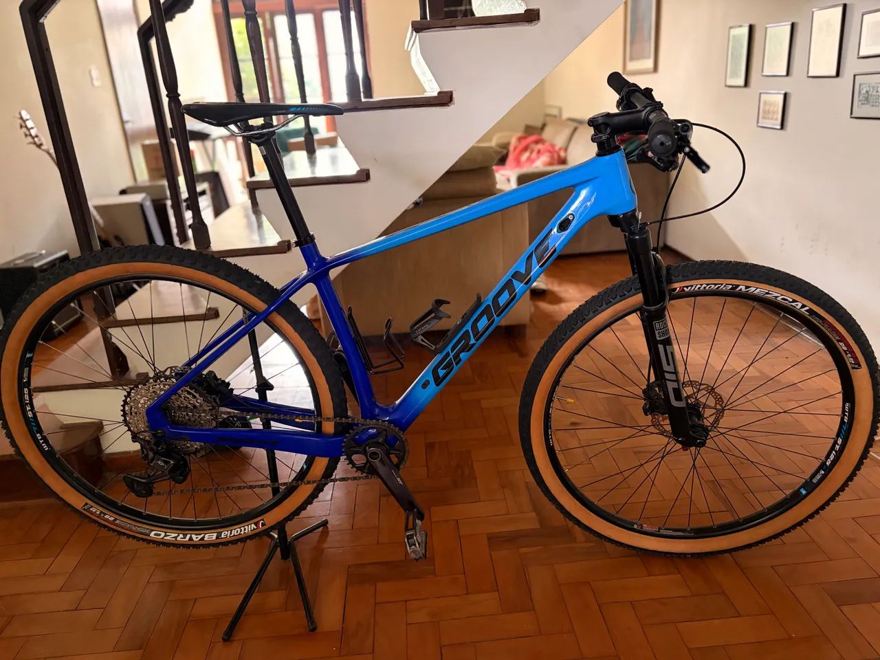 Bike carbono MTB aro 29 semi nova