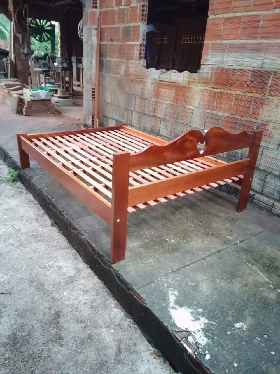 Cama de casal vintage 100% madeira Andiroba - Foto 3