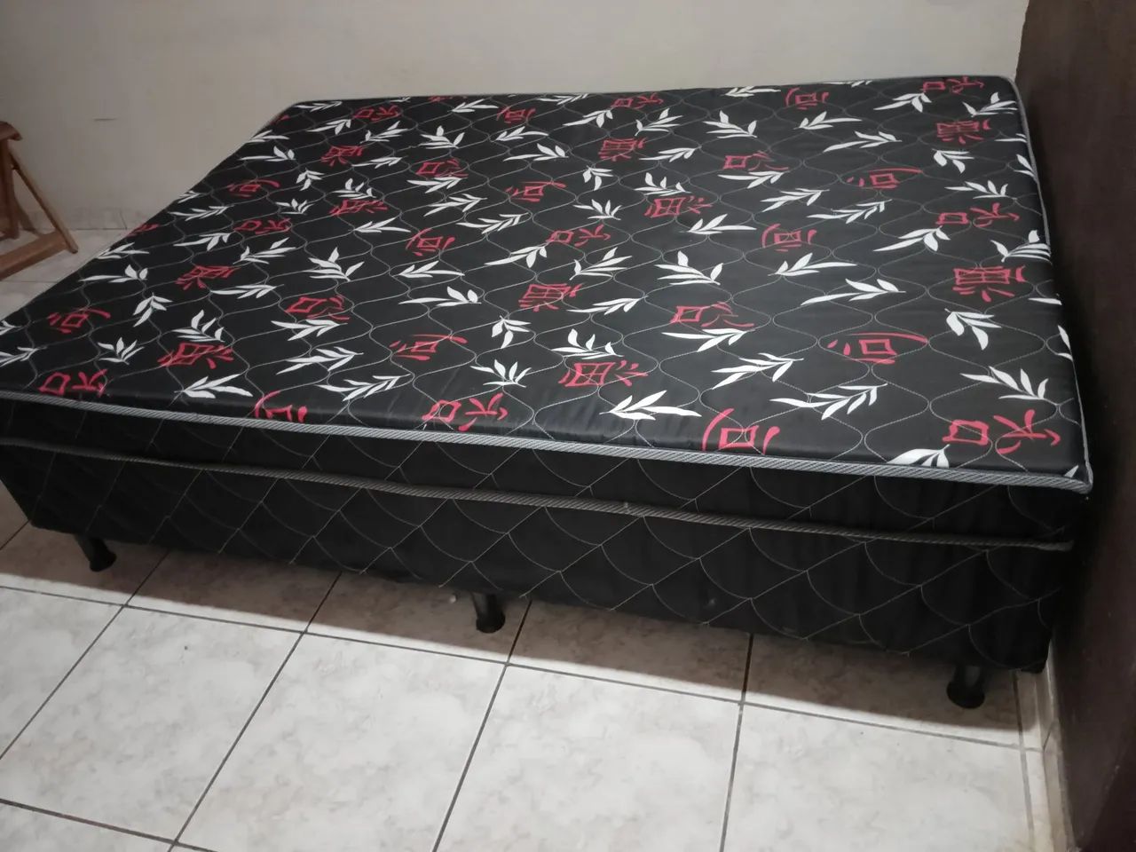 Vendo cama semi-nova casal padrão.  - Foto 2