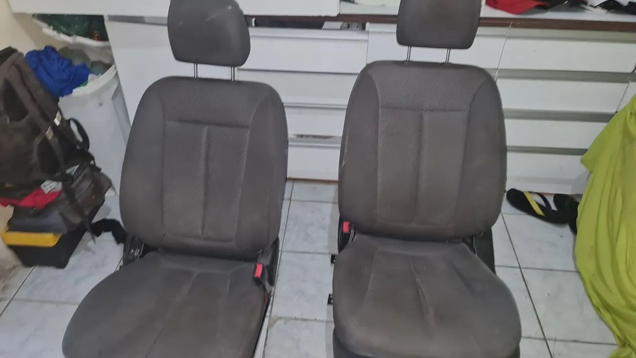 Banco dianteiro santa fé dar e vários carros só adaptar - Foto 2