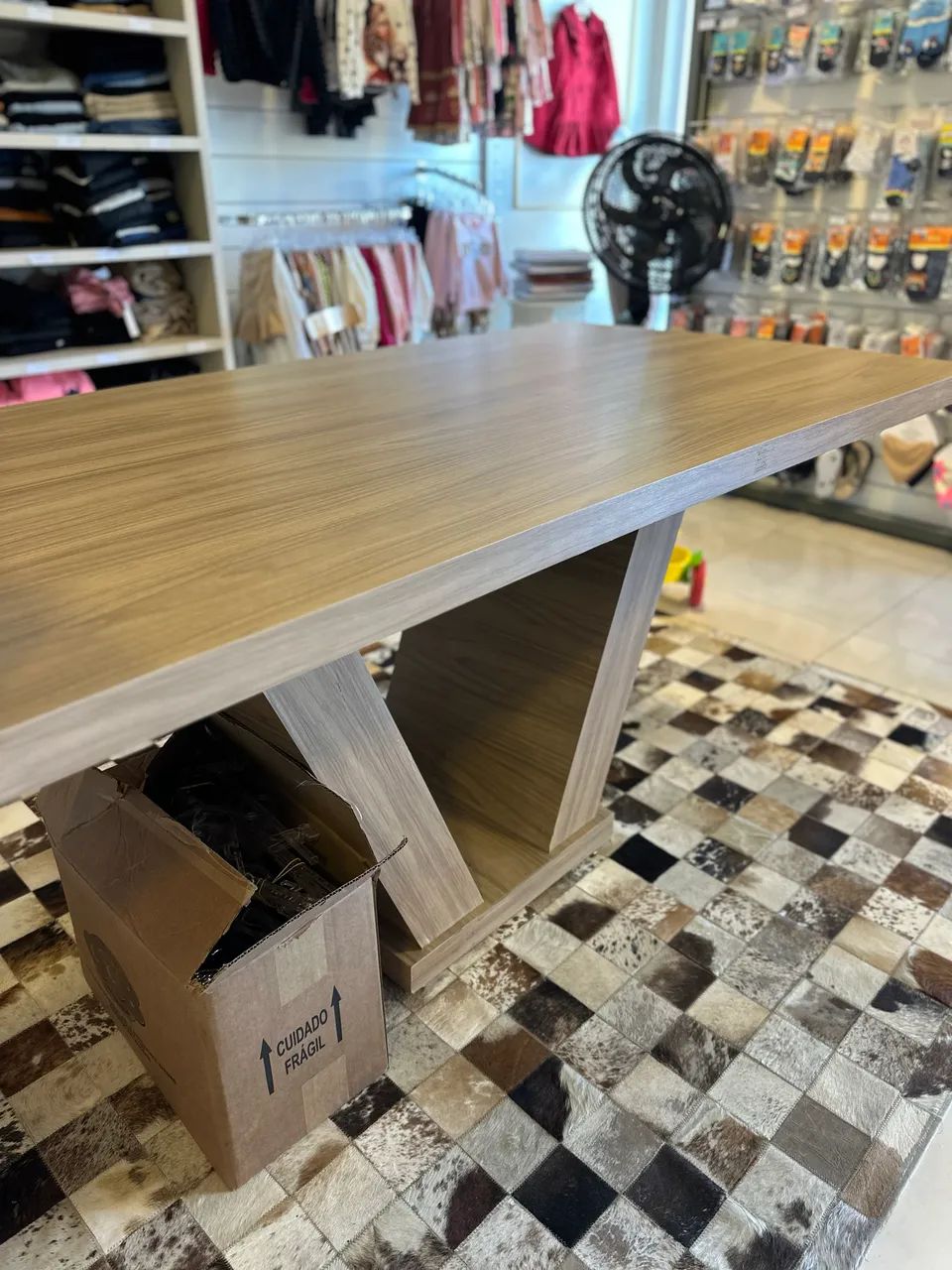 Mesa para Escritório ou Atendimento - Foto 2