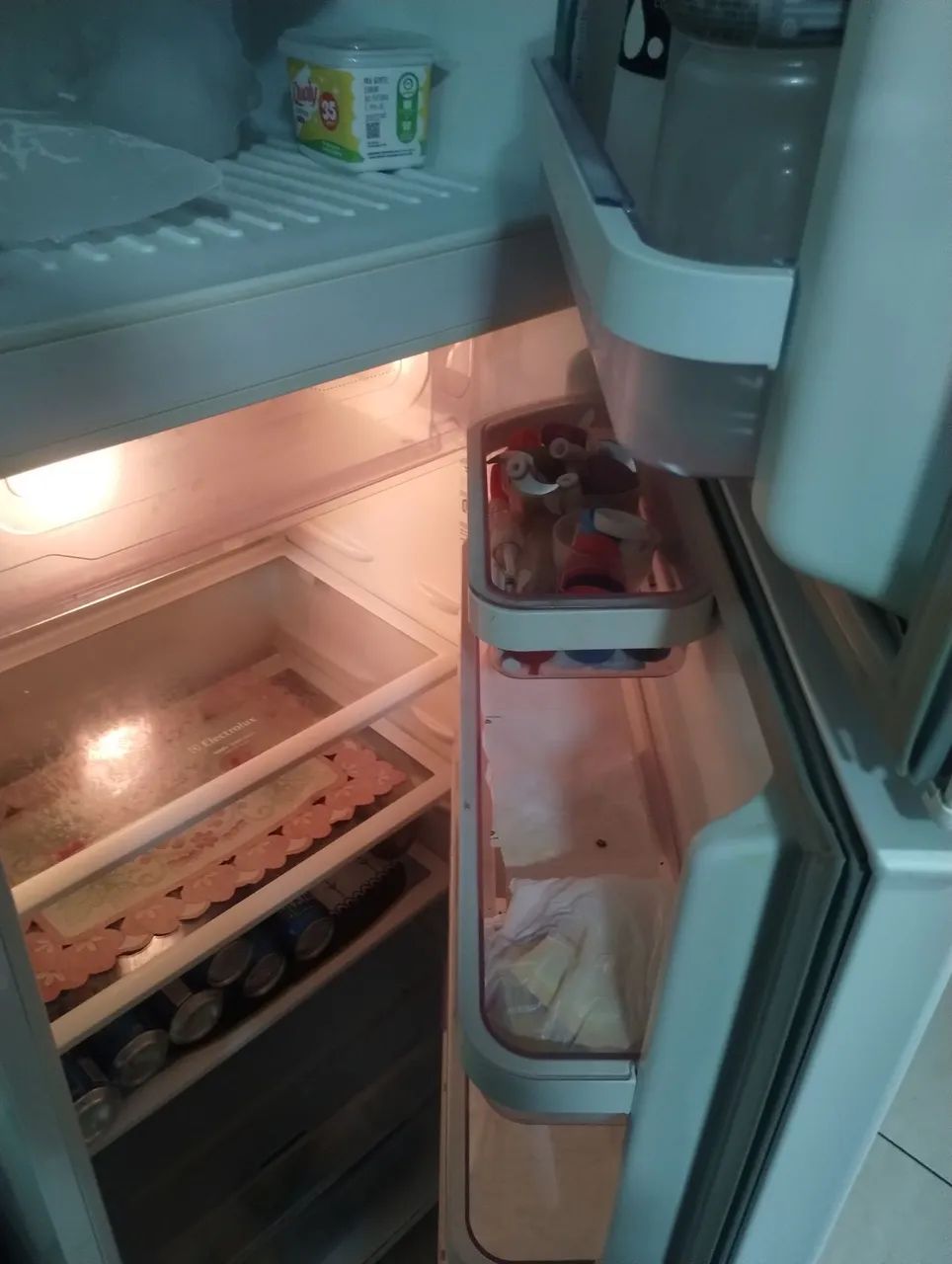 Vendo Geladeira Eletrolux 