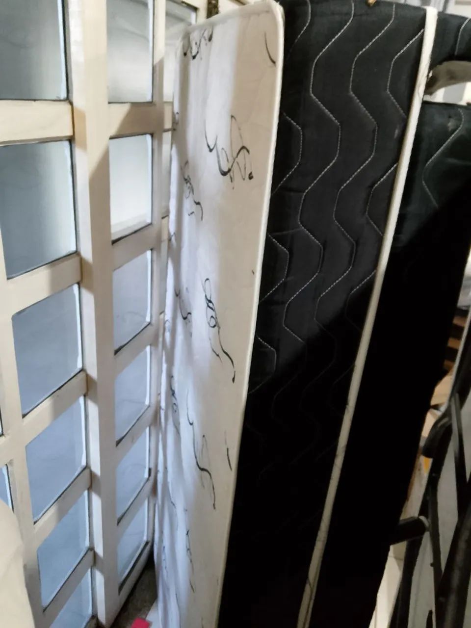 Cama de solteiro com cama acessória 