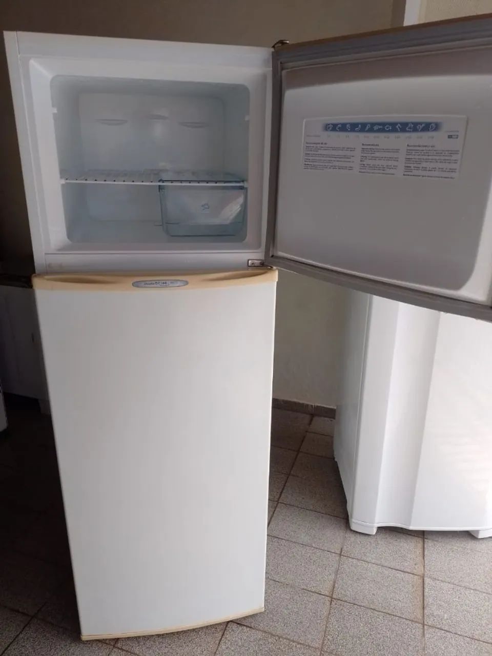 Geladeira Electrolux 360 litros Duplex funcionando perfeitamente  - Foto 2
