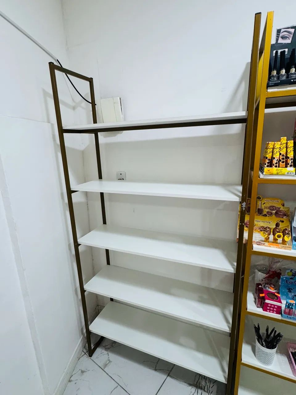 Estante em Metalon 