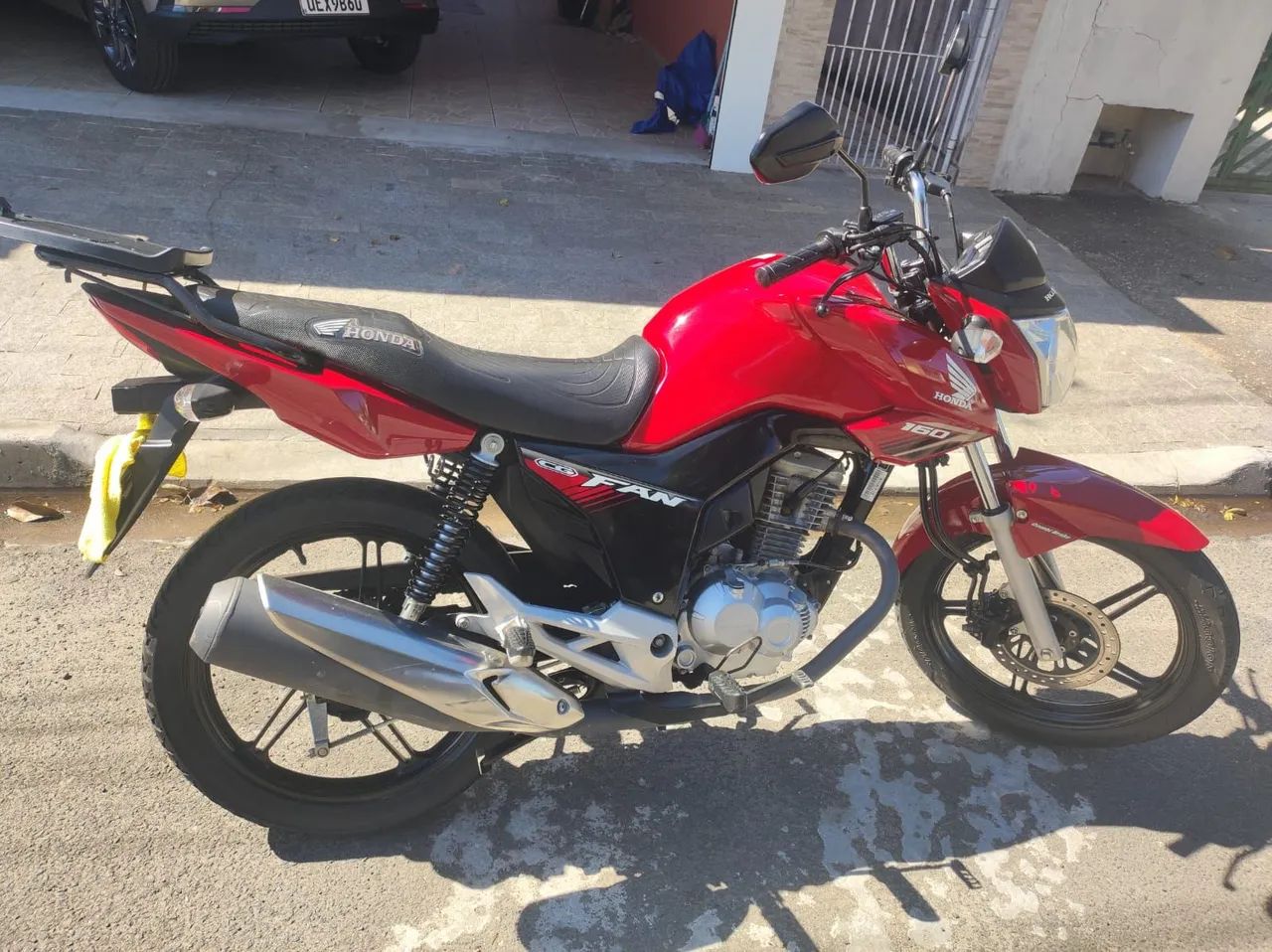 Moto bem conservada e baixa kilometragem - Foto 2