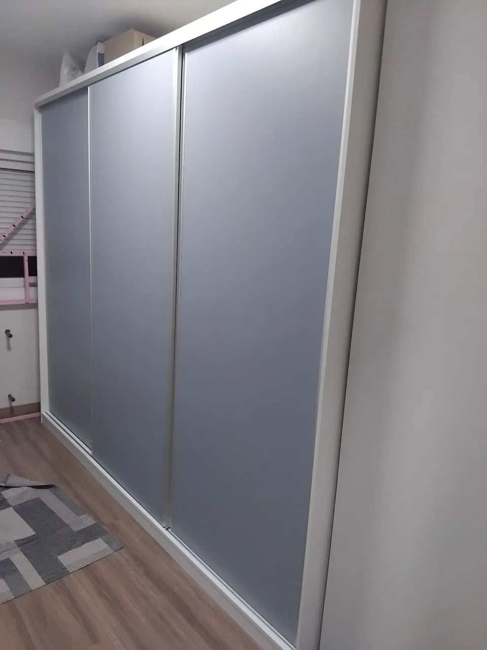 Guarda roupa casal MDF. 