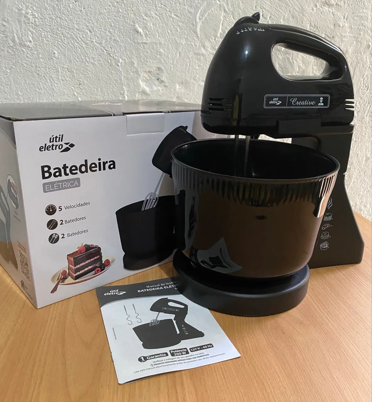 Batedeira elétrica da marca Útil Eletro 200W (NOVA NA CAIXA)