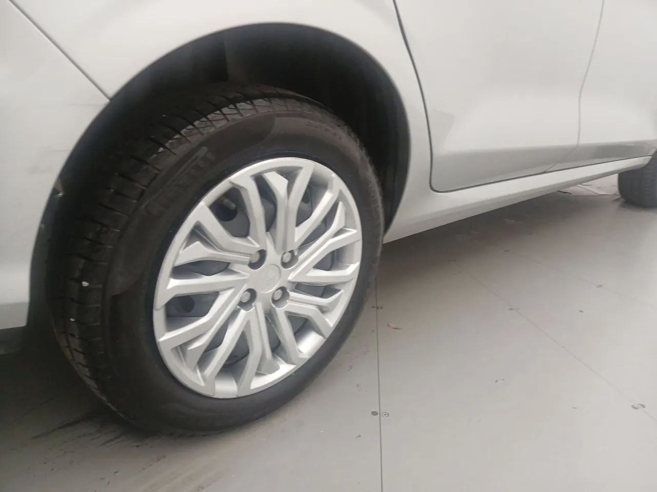 Fiat Cronos 1.3 8V Flex, foto 14 de 18