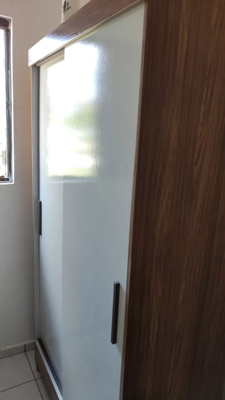 Guarda roupa duas portas 