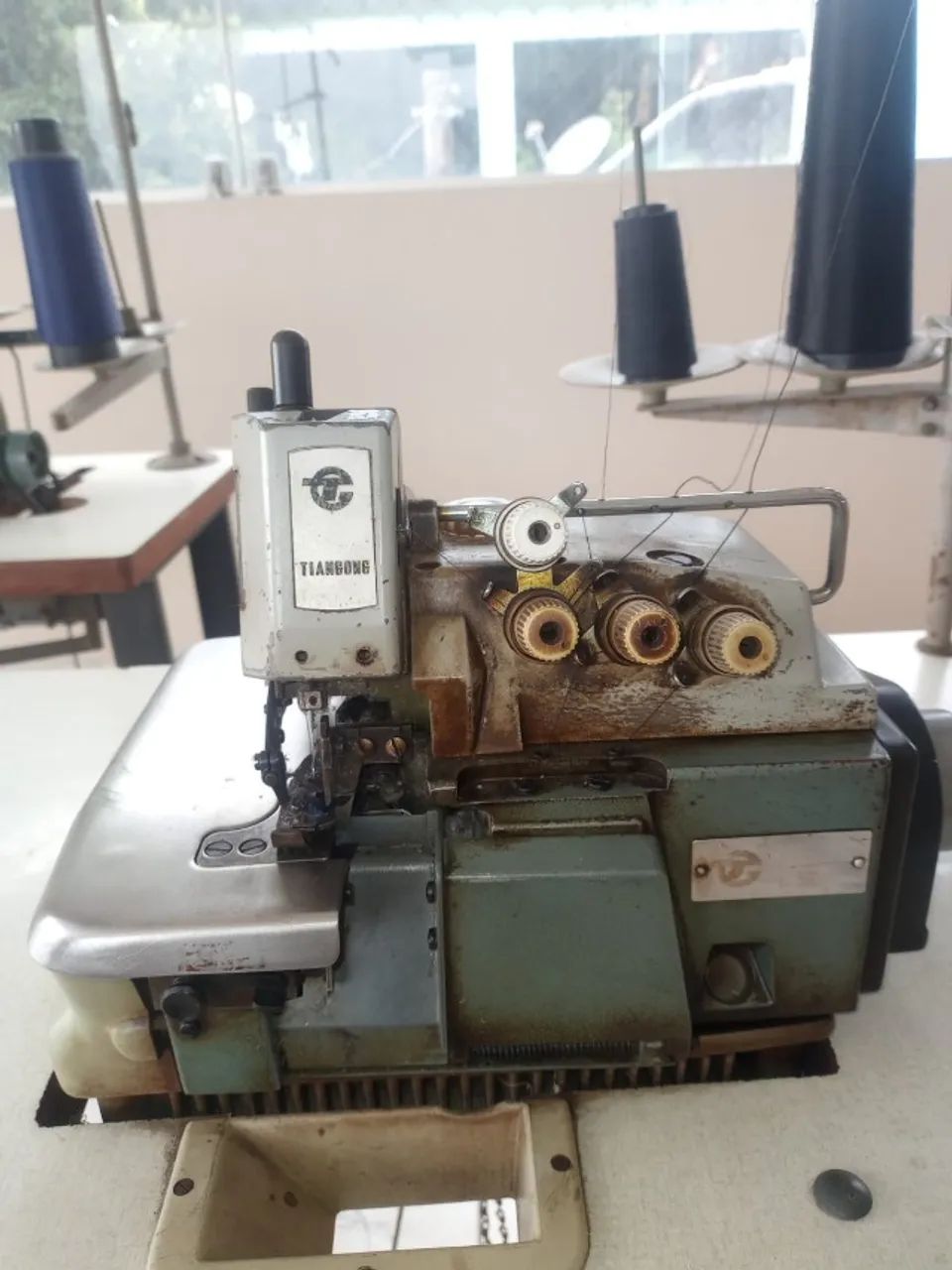 Máquina overlock Tiagons 4 fios