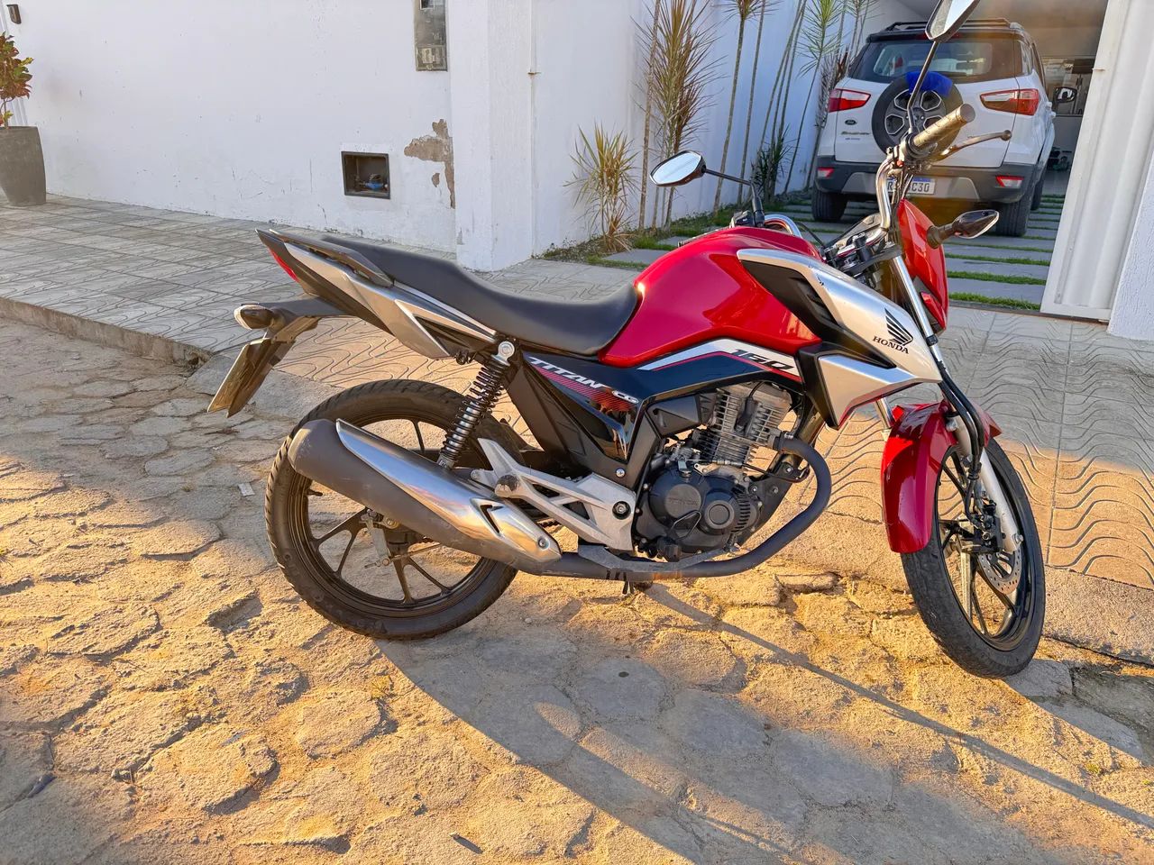 Titan 160