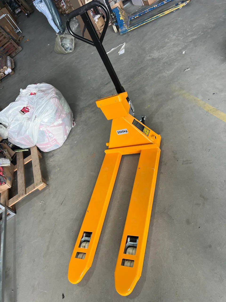 Paleteira com balança 2 toneladas - Foto 6