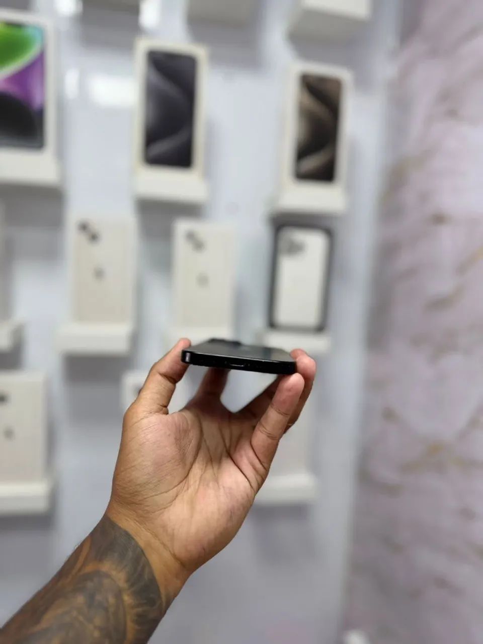 IPHONE 15 128GB PRETO<br>R$ 3.250,00 - Foto 4