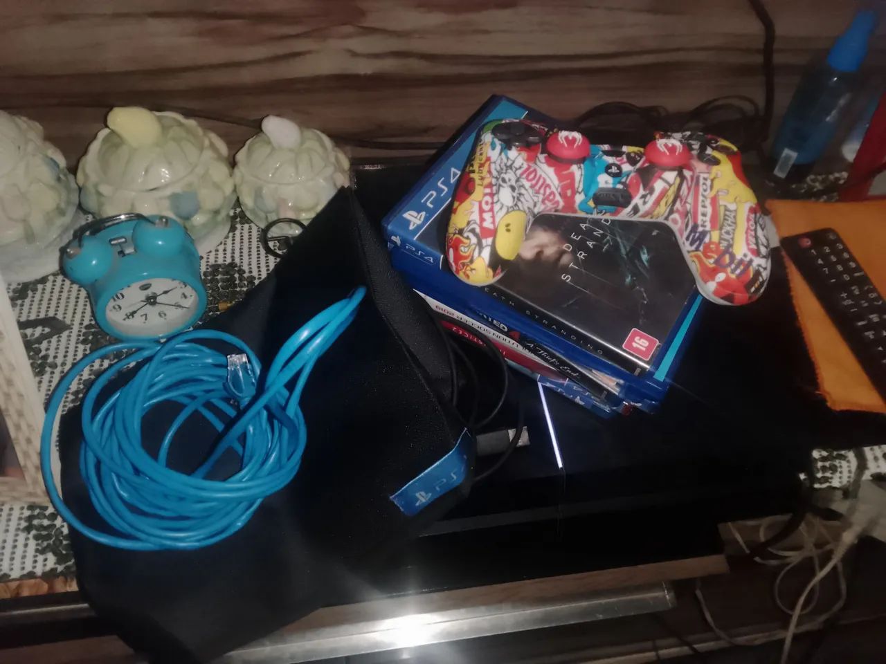 Ps4 completo vai com um controle original 9 jogos 65734679500803122