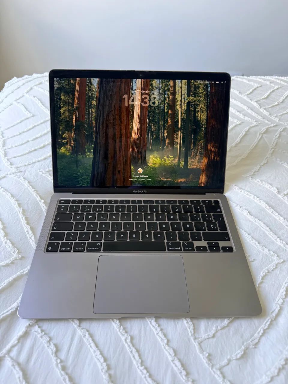MacBook Air 13,3