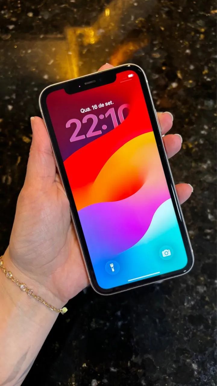iPhone 11 64GB Branco  - Foto 5