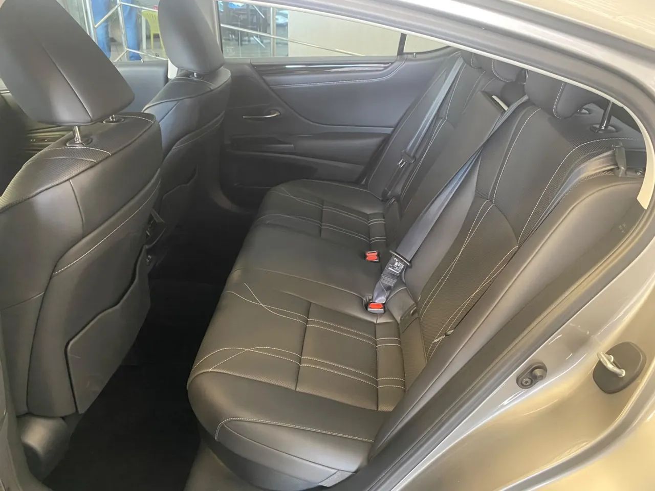 Lexus ES300h ES-300H ES300h 2.5 16V Aut. (hybrid), foto 20 de 20