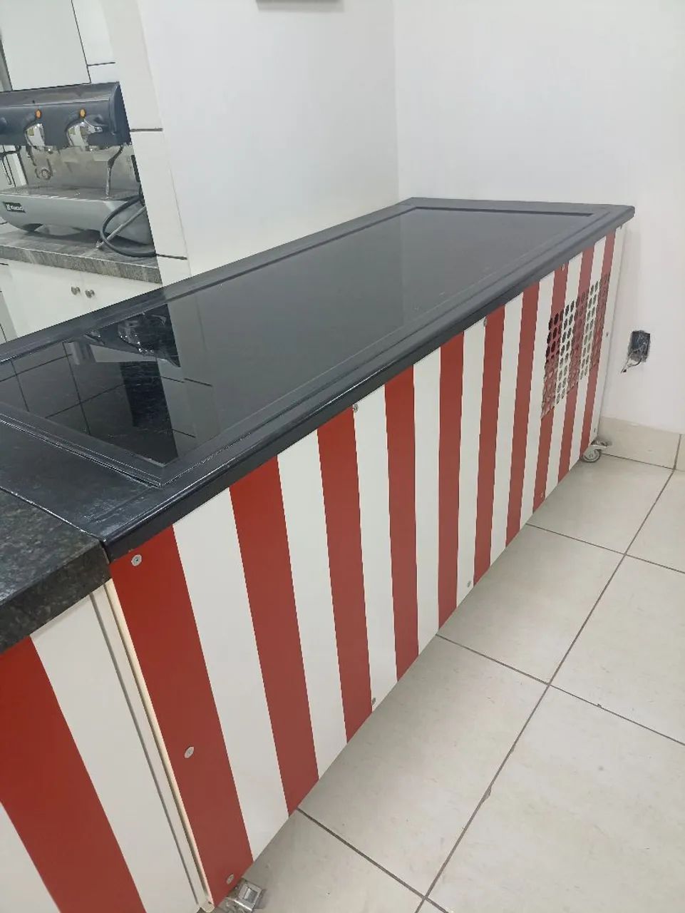 Pista de frios (mesa de frios)