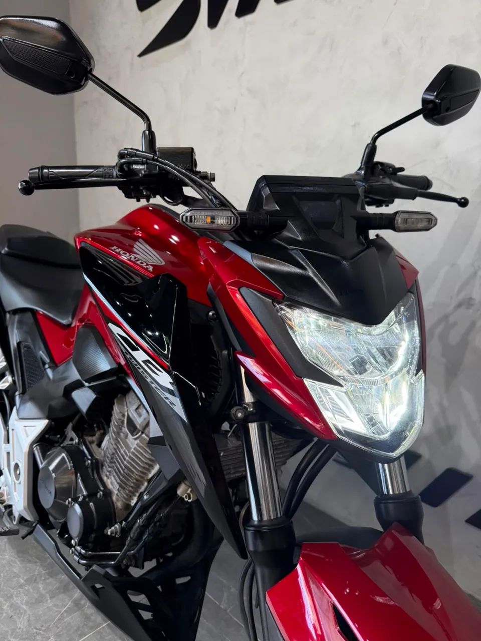 CB300F CBS 2025 - Foto 2