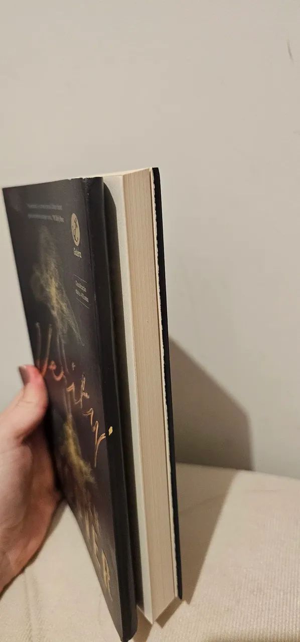 Livro Verity - Foto 2