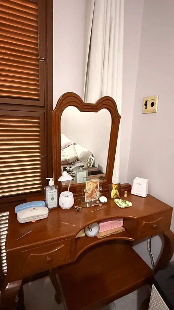 Penteadeira Retrô Clássica em Cedro Maciço com Espelho e Banqueta - Foto 5