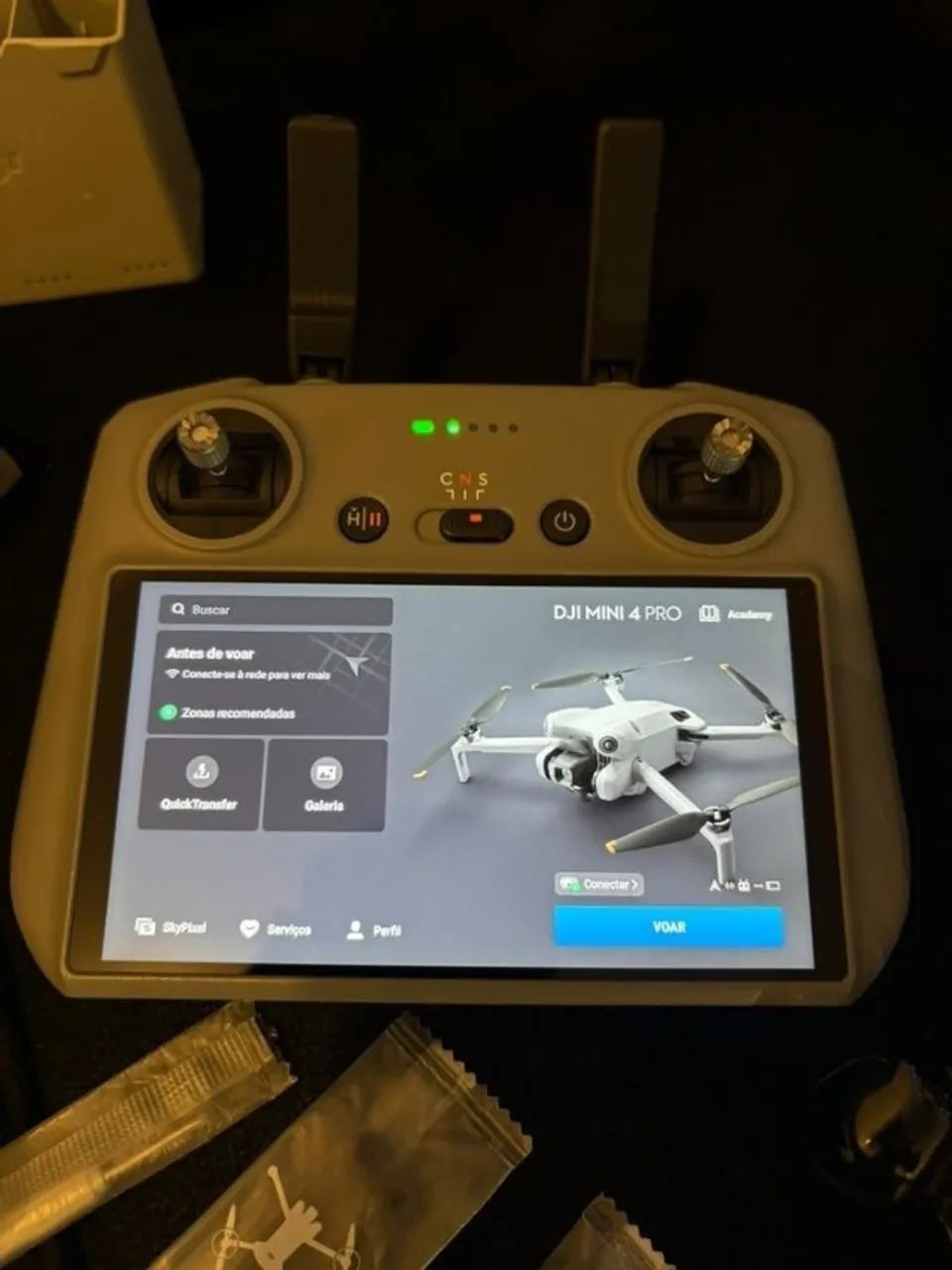 DJI Mini 4 Pro Fly More RC com Tela - Foto 2