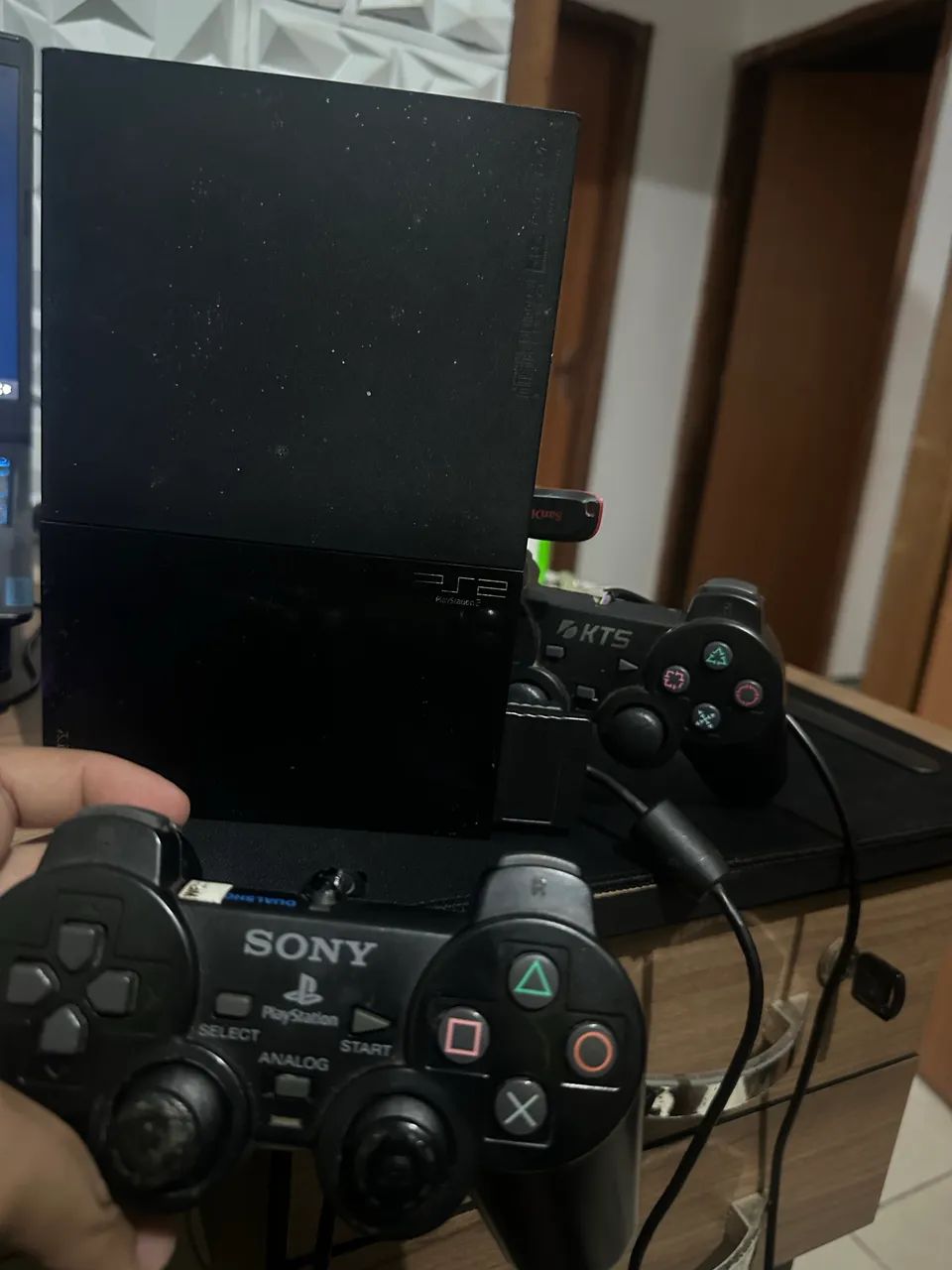 Play 2 Slim com 2 controles e jogos  - Foto 2
