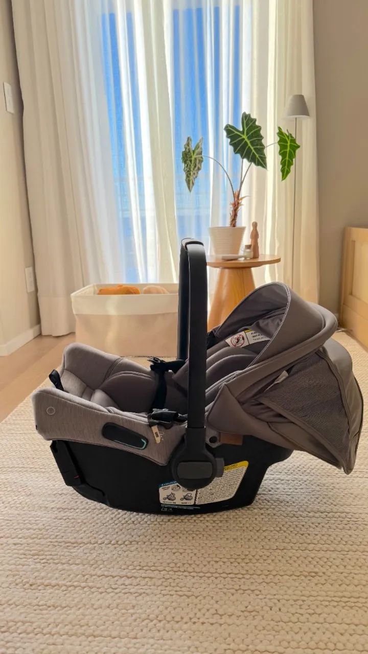 Cadeirinha Bebê Conforto Nuna  - Sem necessidade de base, sistema Iso FIx