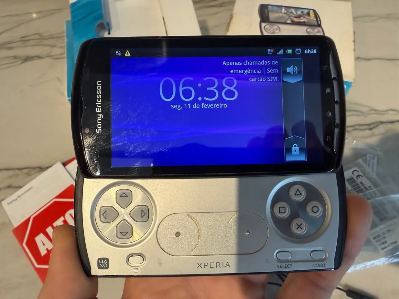 Sony Xperia Play - Foto 2