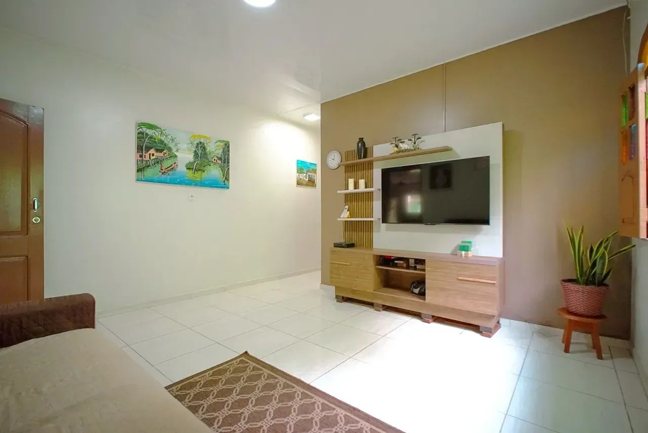Casa térrea com 3 suítes e 6 vagas de garagem. - Foto 2