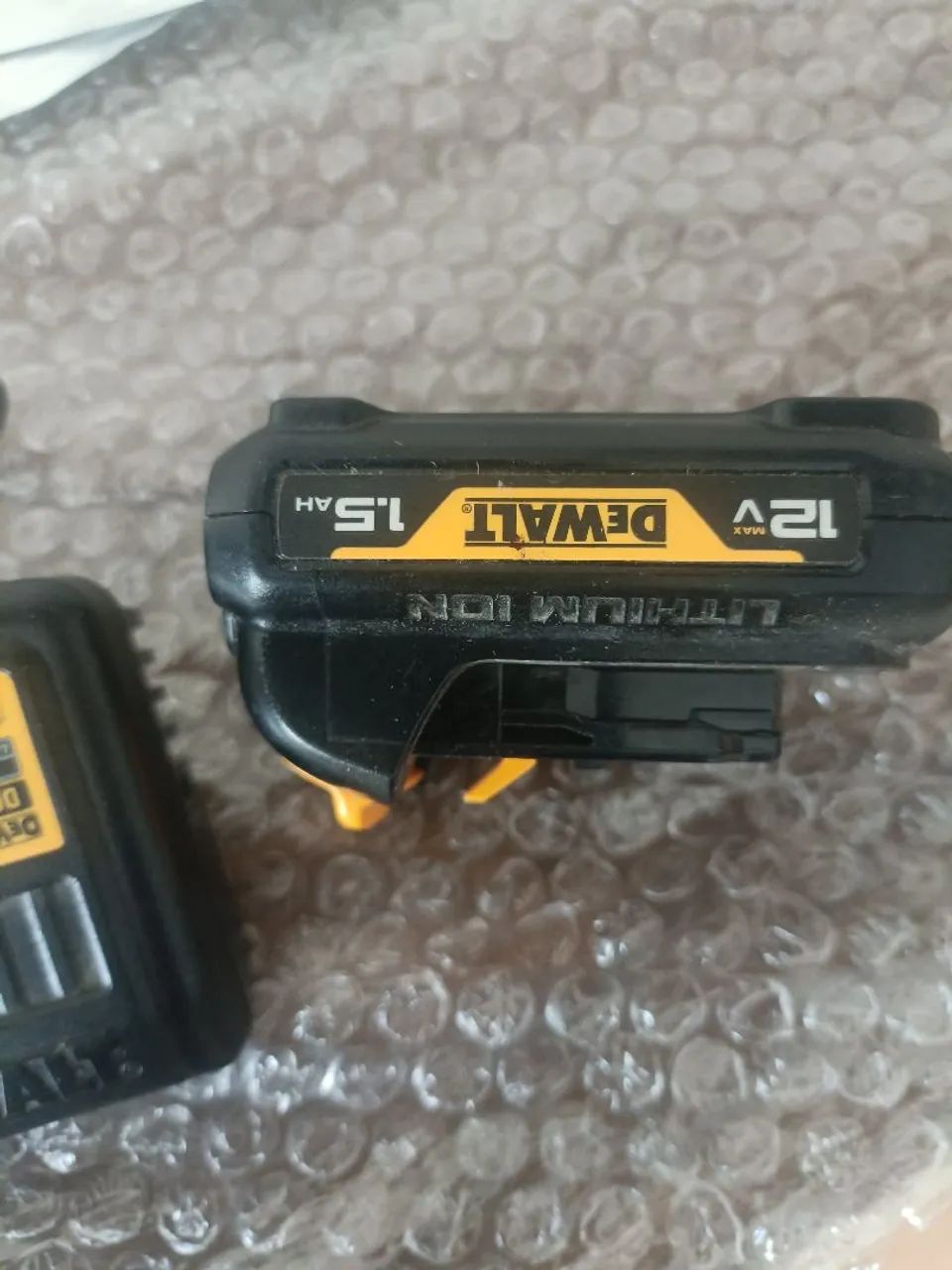bateria e carregador da Dewalt  - Foto 2