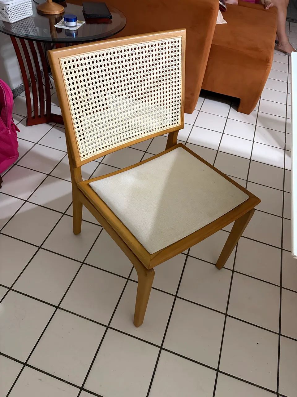 vendo mesa com 6 cadeiras  - Foto 3