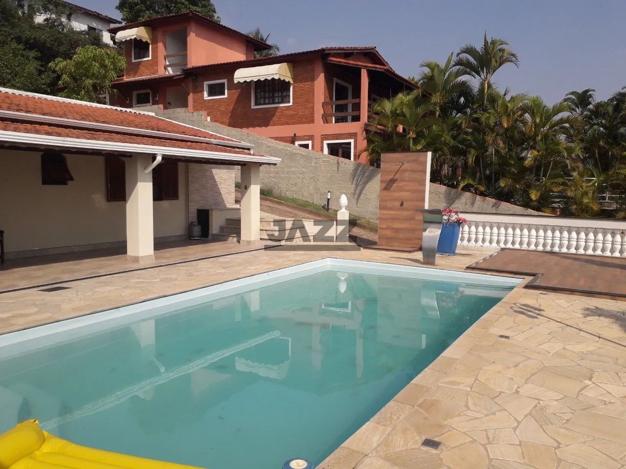 Casa à venda com piscina varanda e área gourmet no Condomínio Orypaba