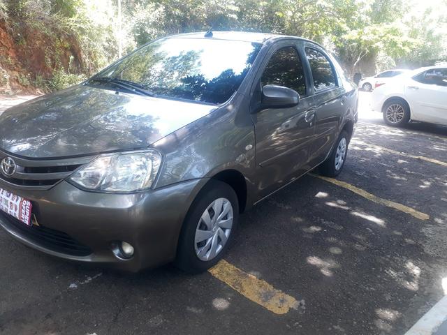 Toyota etius novo com gás. 2017 43.000,00