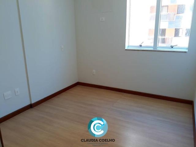 Belíssimo 04 quartos, frente para o mar, com ótima localização!! - Foto 9