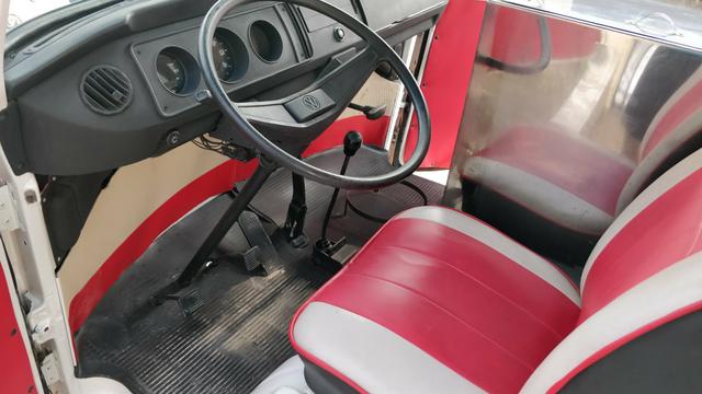 Kombi Foodtruck com freezer e chapeira pronta para negócio!! - Foto 4