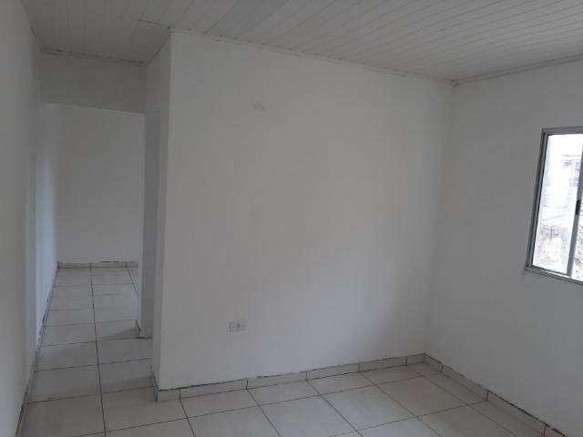 Aluga casa, quarto , sala , cozinha, banheiro e área de serviço - Foto 3